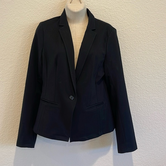 Banana Republic Blazer - Picture 3 of 10
